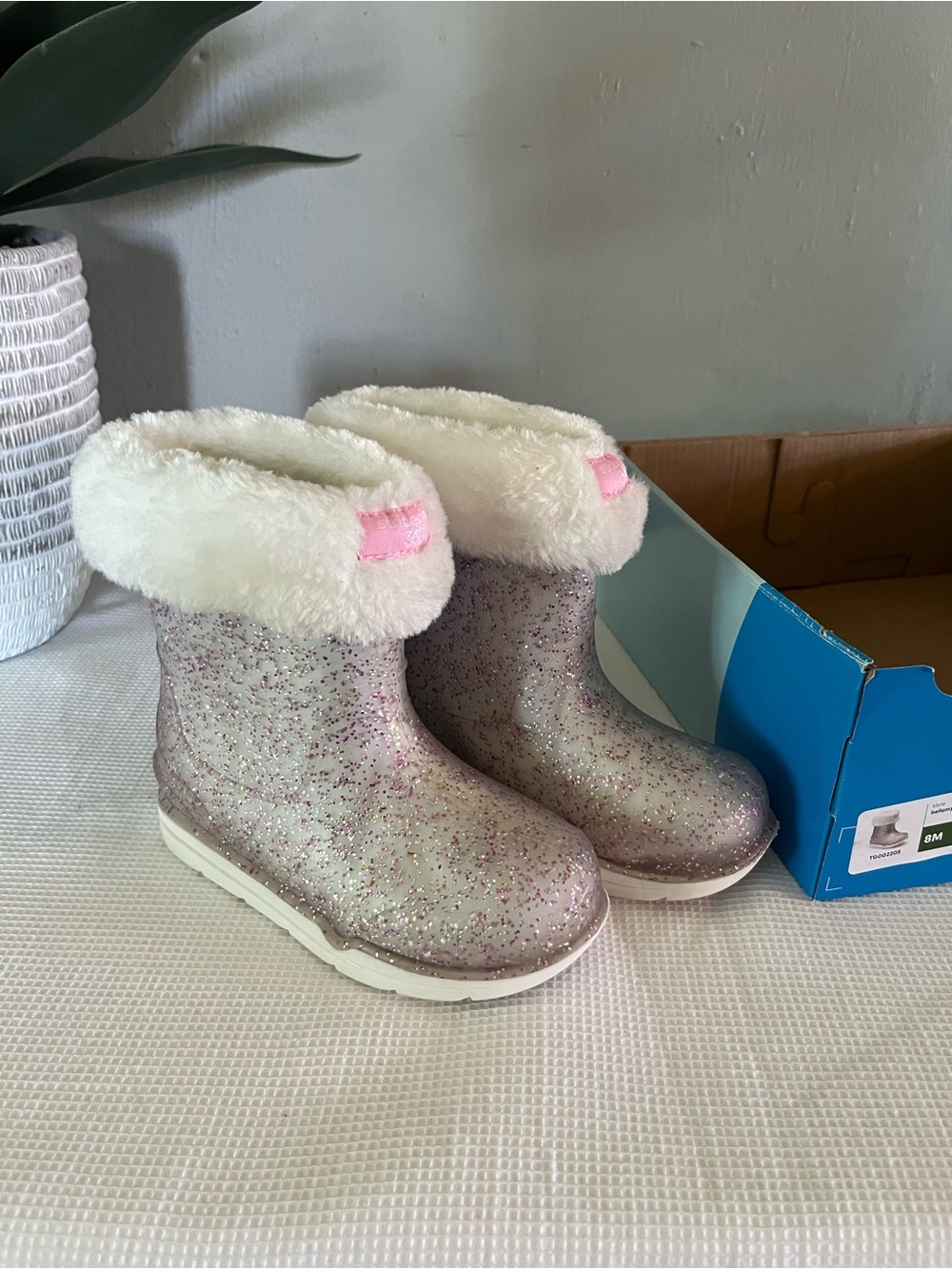 Stride Rite Glitter Rain Boots with Faux Fur Cuff -Sparkle size toddler 8M NEW